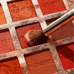 BEAKEY Juego de brochas de maquillaje, base profesional, corrector de sombra de ojos, aplicador bronceador en polvo, 2 esponjas de licuadora con estuche de papel de belleza - Imagen 9
